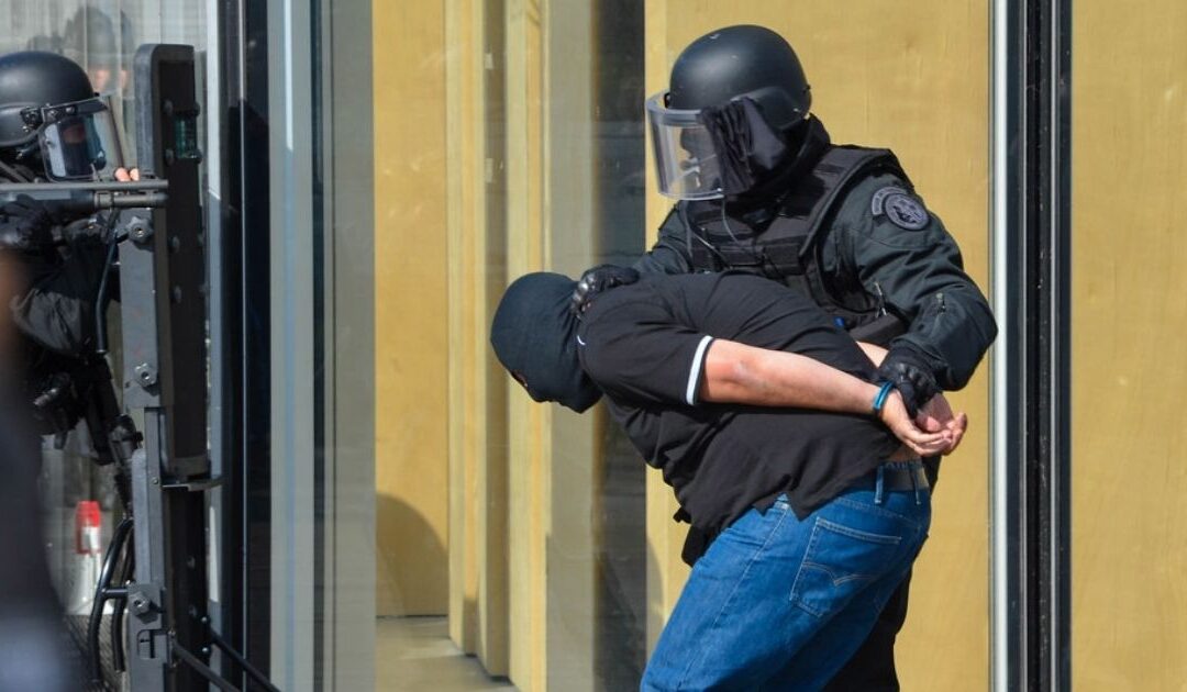 Un attentat kamikaze évité dans le Nord : trois jeunes interpellés par l’antiterrorisme