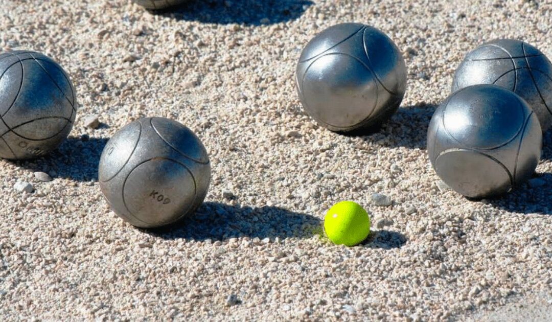 Cambriolage insolite : des bouteilles d’alcool et des boules de pétanque dérobées